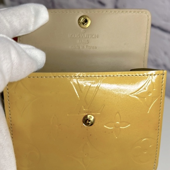 Louis Vuitton Monogram Vernis Card Wallet - Picture 3 of 5